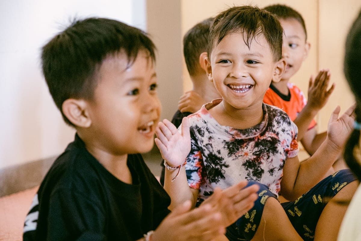 Kids enjoying KidsWow English learning