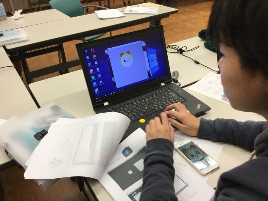 KidsWow students exploring coding